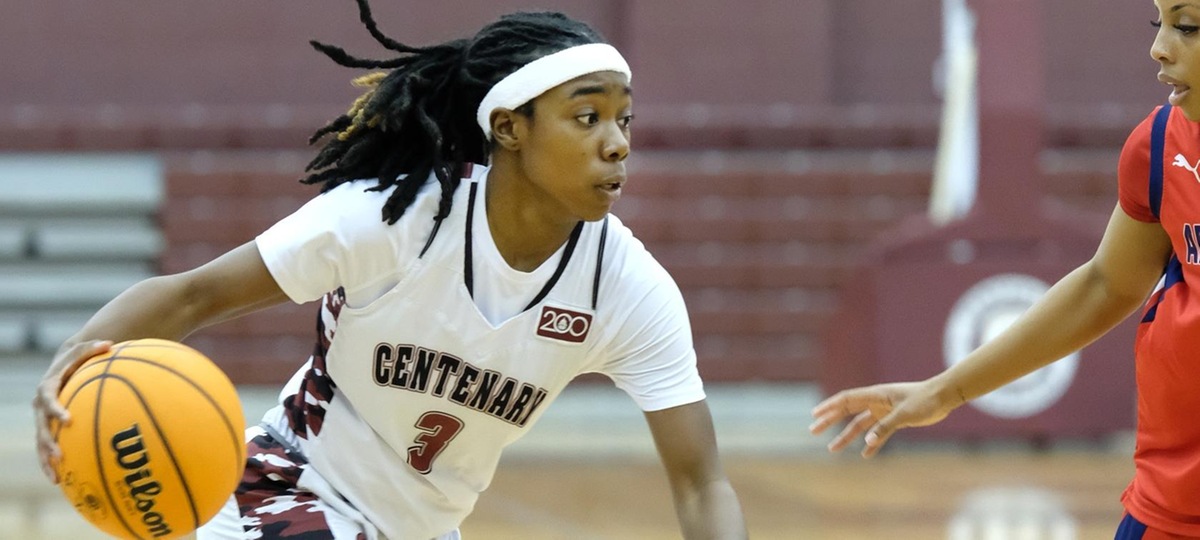 Senior G Amiyah Barrow (Baton Rouge, La.) and the Ladies fell to Hendrix at home on Friday.