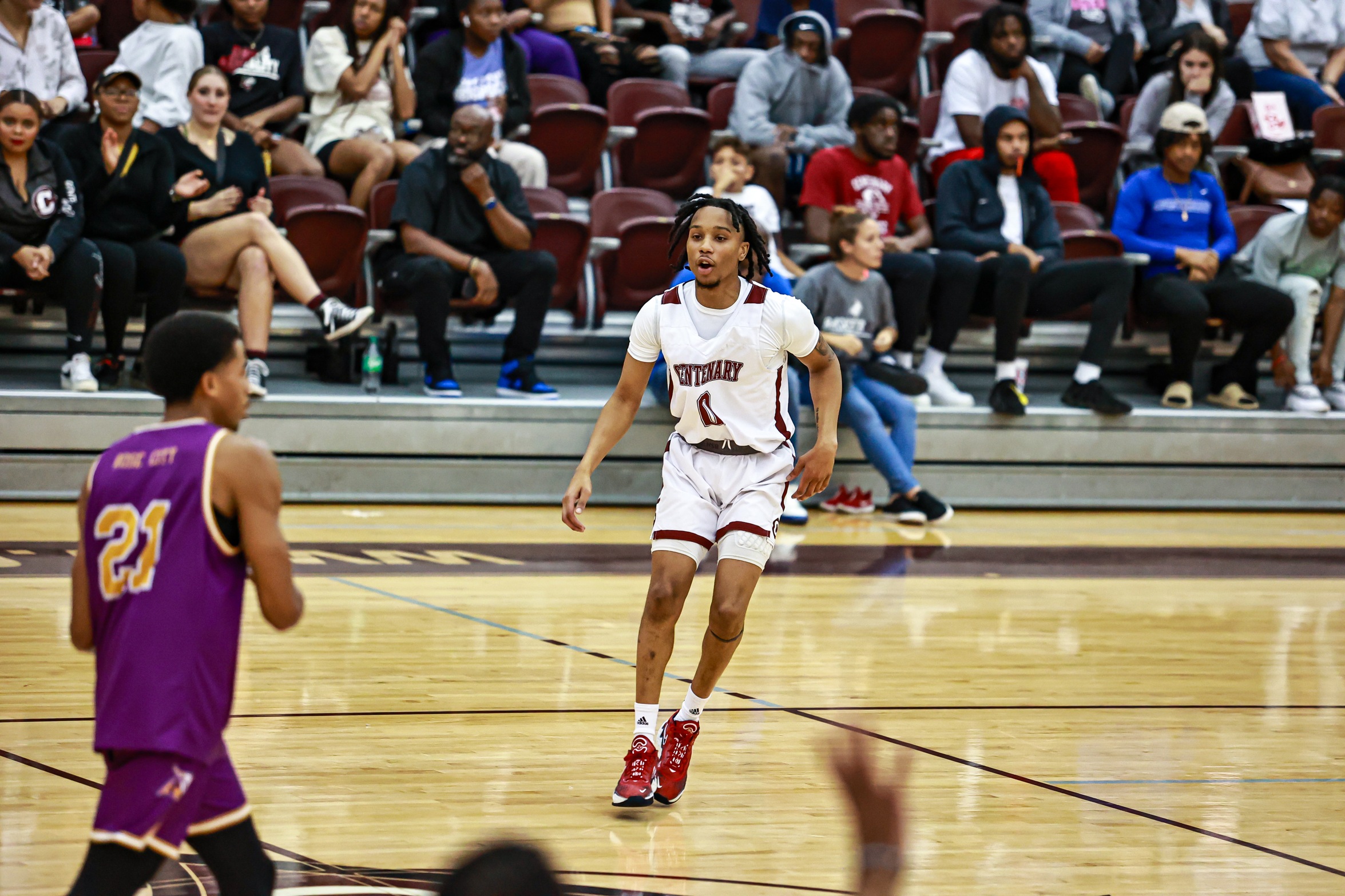 The Gents rallied but came up short on Tuesday at St. Thomas.

PHOTO: Isabell Gonzales
