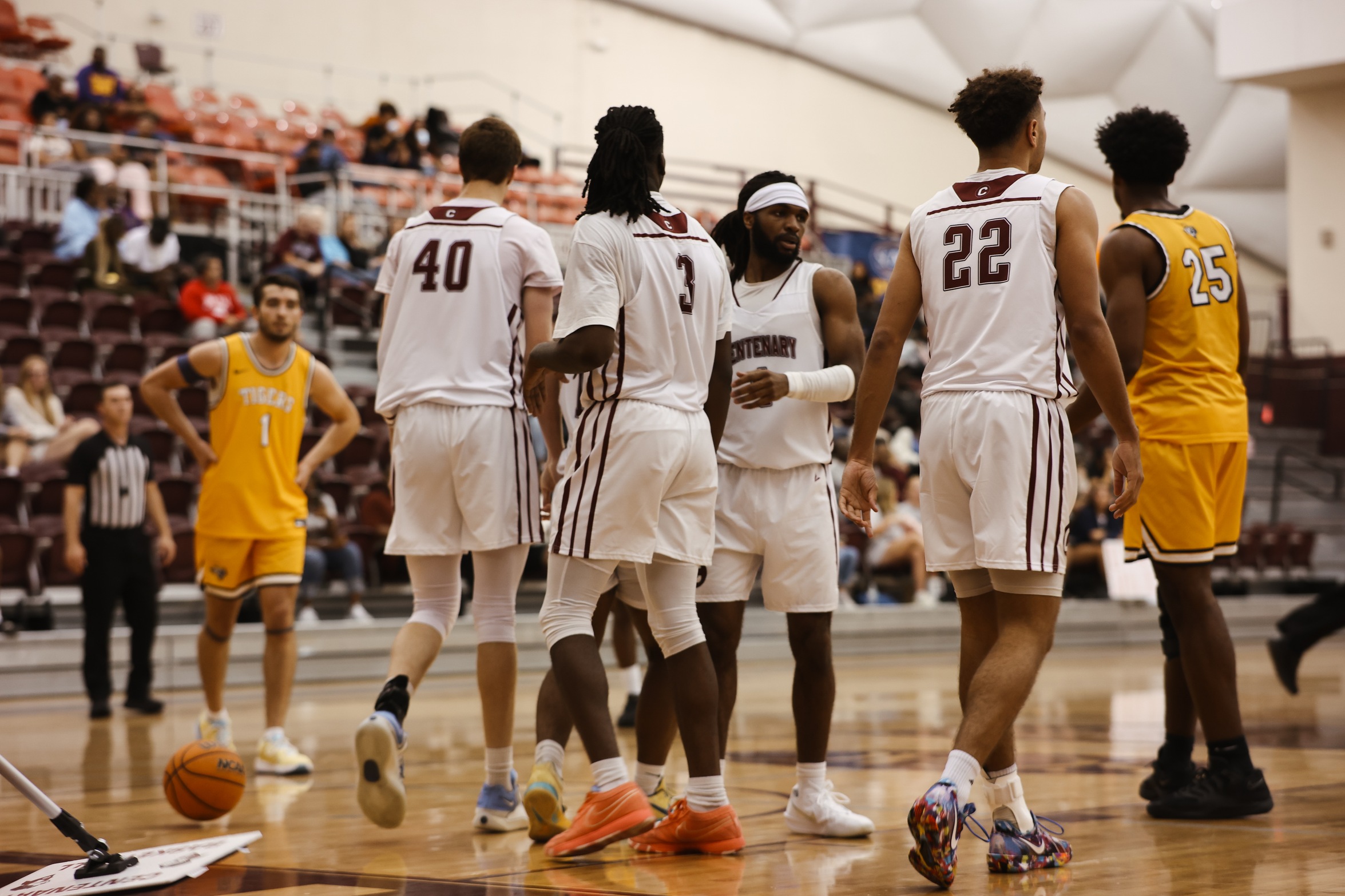 Gents Set To Face Arlington Baptist On Tuesday At Home