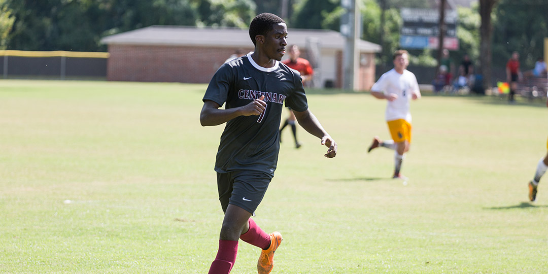 Senior Andre Anassi put the lone shot on target for the Gents (Photo courtesy of Curt Youngblood).