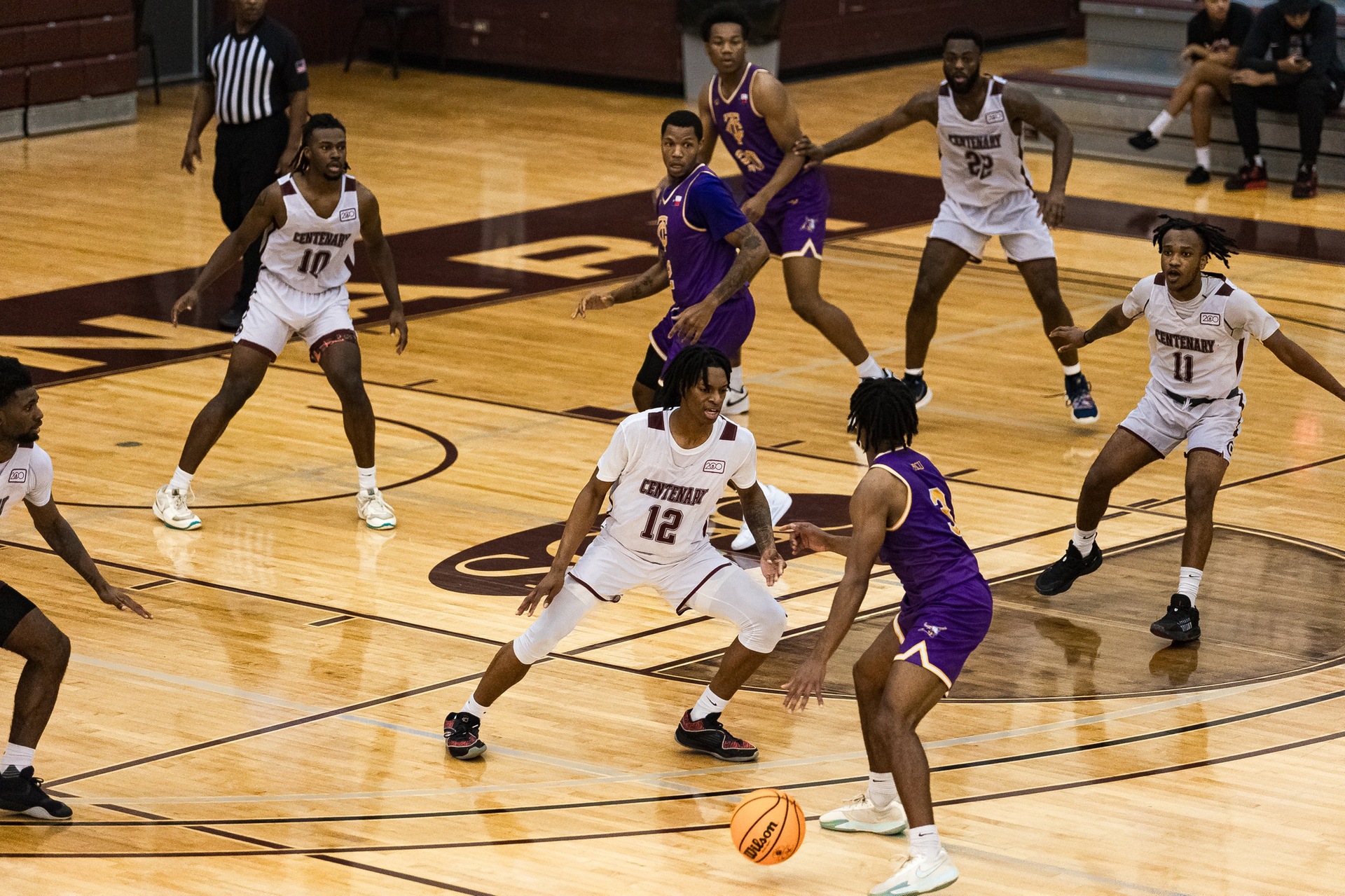 Gents Fall To Crusaders In Season Finale