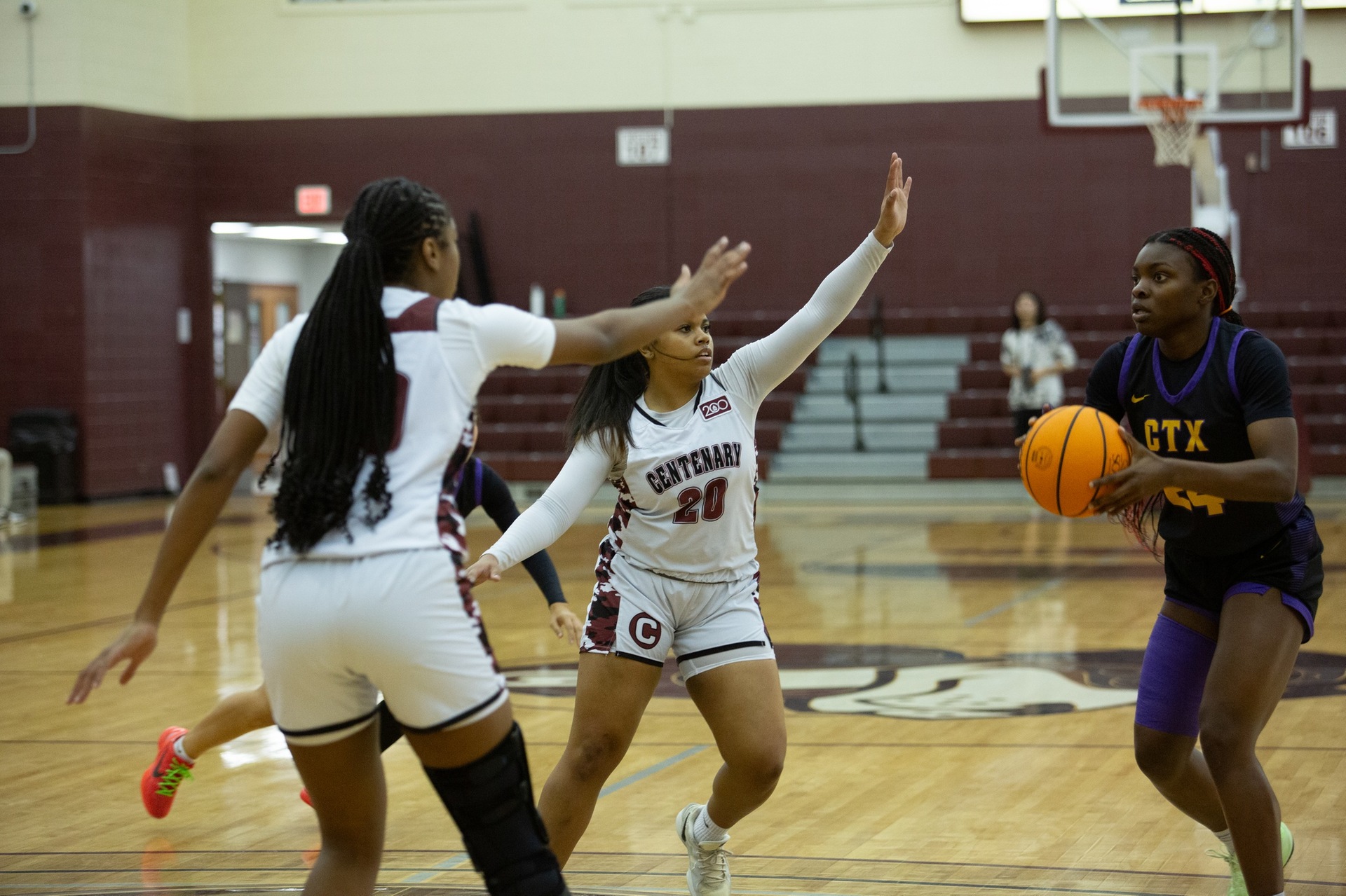 Ladies Downed By Yellow Jackets